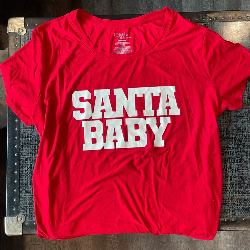 Maternity Christmas tshirt. Size XL.